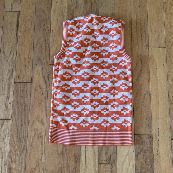 Vintage | Un-branded Vest | 60s Style | Orange/Cream Flower Vest | size S - Picture 3 of 3